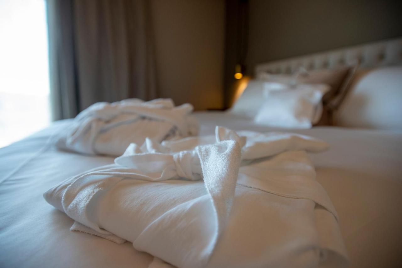 Dimora Cordero Hotel Priocca ภายนอก รูปภาพ