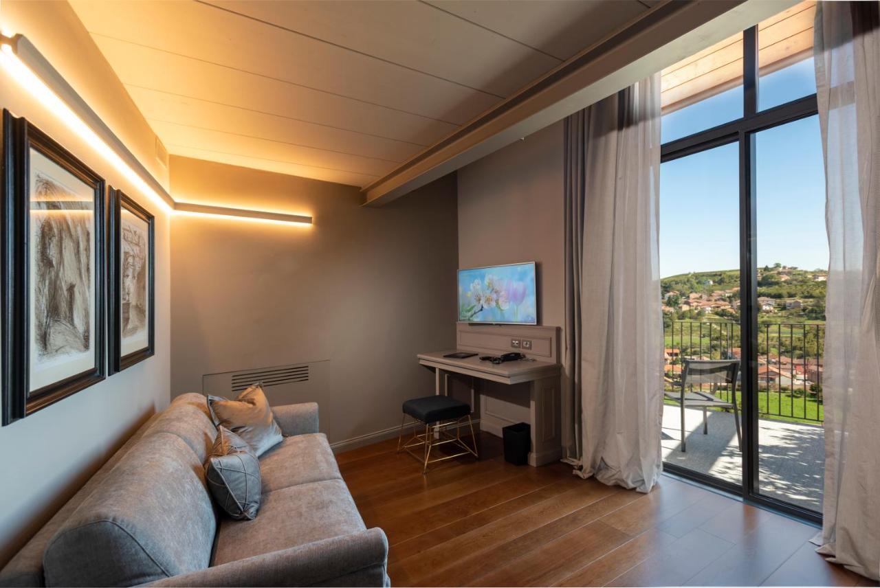 Dimora Cordero Hotel Priocca ภายนอก รูปภาพ